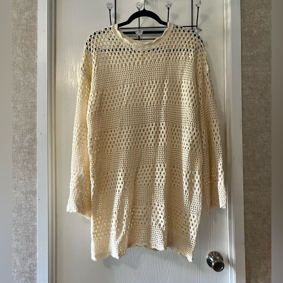 Shermie - Crochet Swimsuit Cover Up - Picture 2 of 8